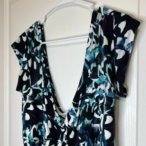 Torrid super soft tie front off shoulder floral top size 3 - Picture 9 of 12